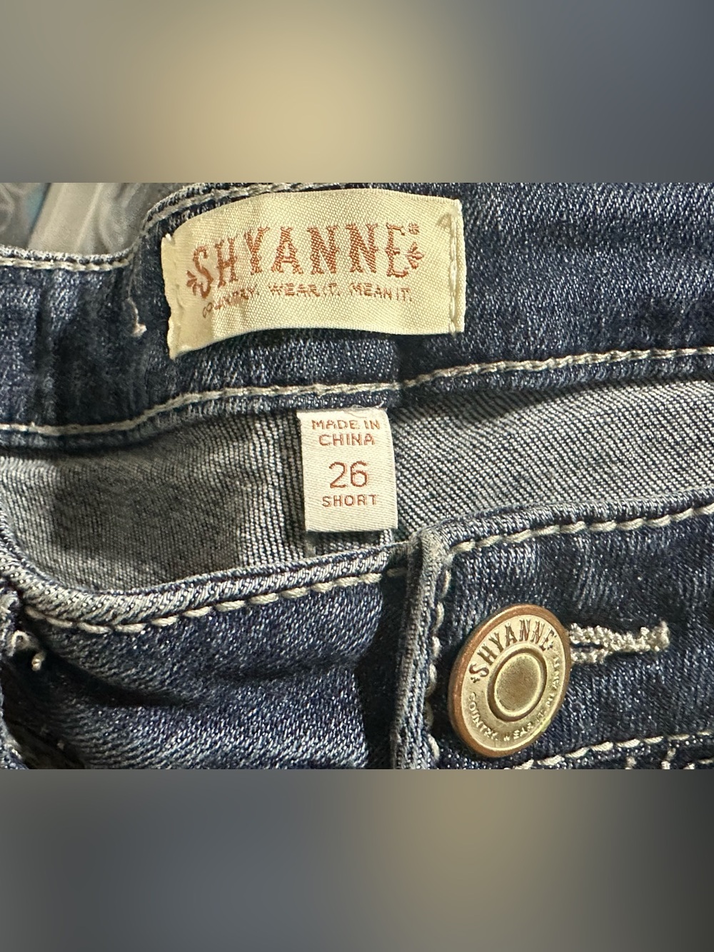Shyanne Distressed Button-Fly Flare Jeans size 26 x 32 - Picture 7 of 11